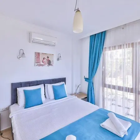 Yeni With Private Pool& Sea View 빌라
